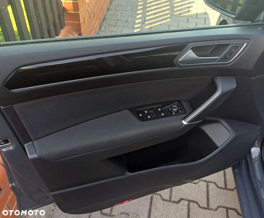 Volkswagen Touran - 15