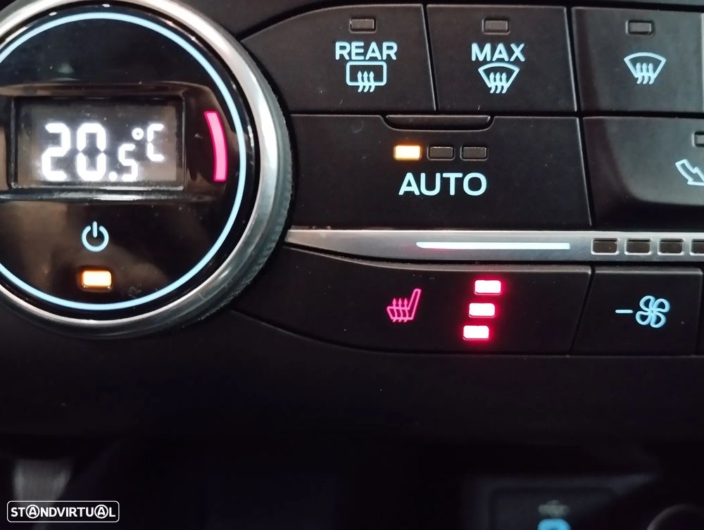 Ford Focus SW 1.0 EcoBoost Vignale - 38