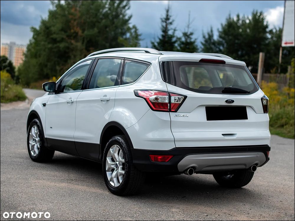 Ford Kuga - 12
