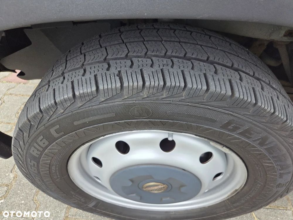 Nissan Interstar - 15