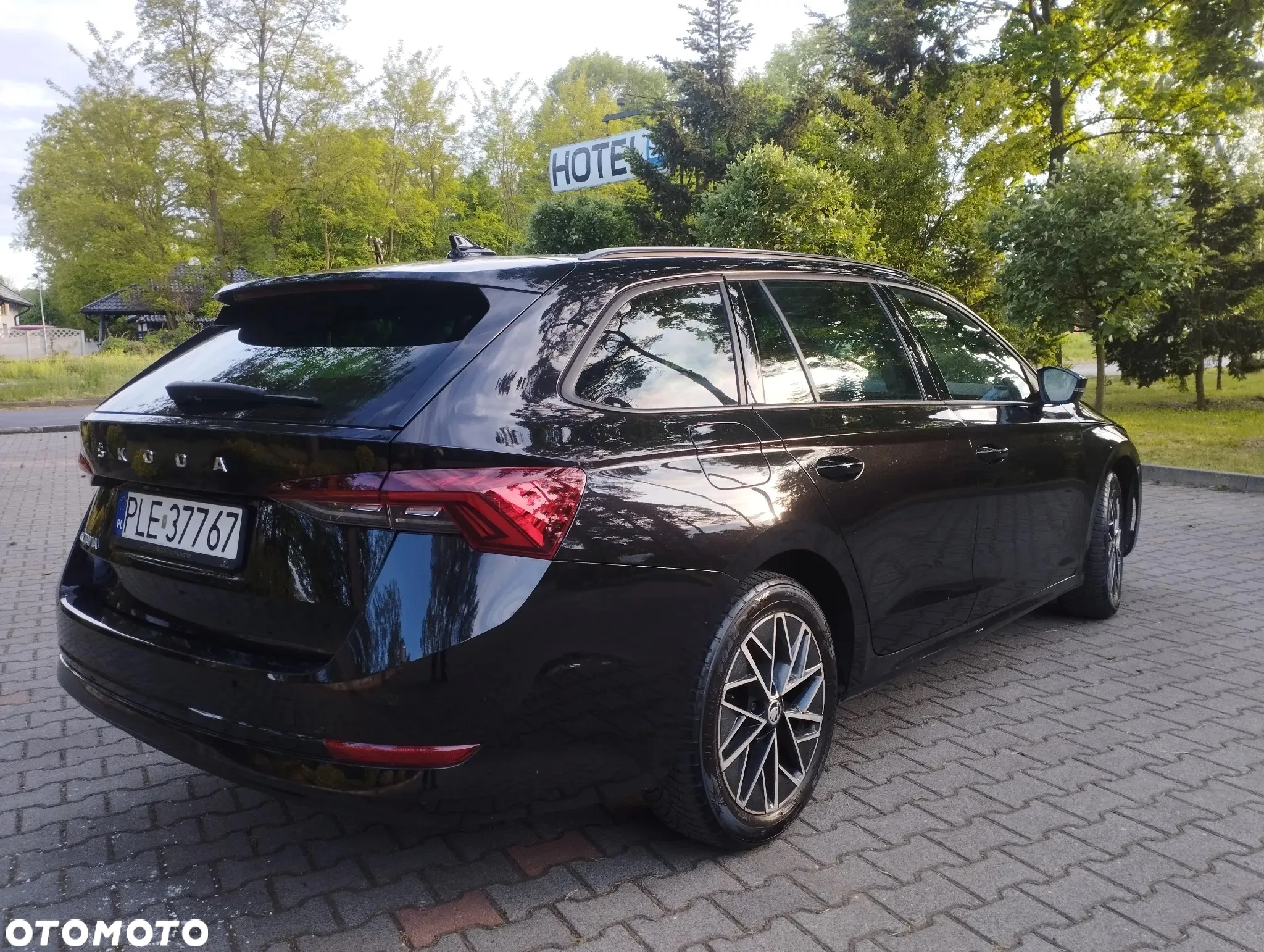 Skoda Octavia 2.0 TDI DSG Ambition - 4