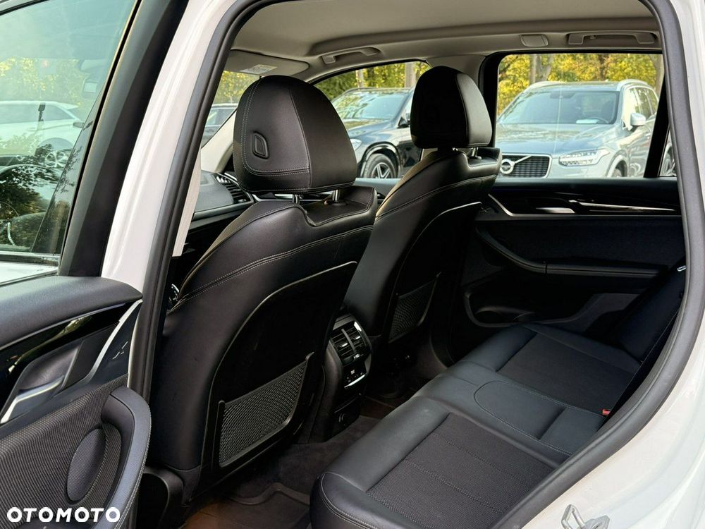 BMW X3 xDrive20d xLine - 16