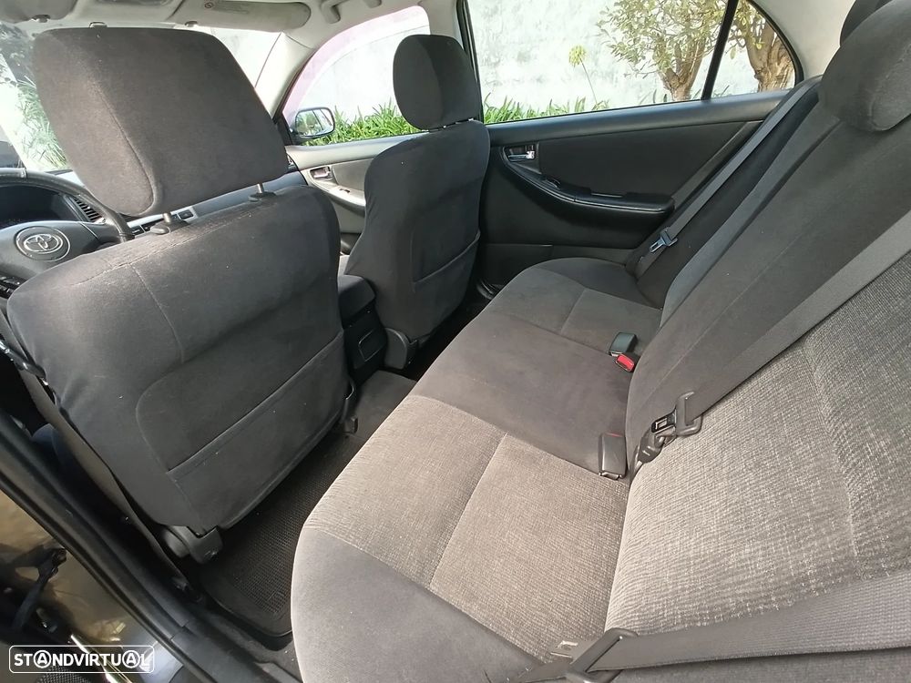 Toyota Corolla 1.4 VVT-i - 10