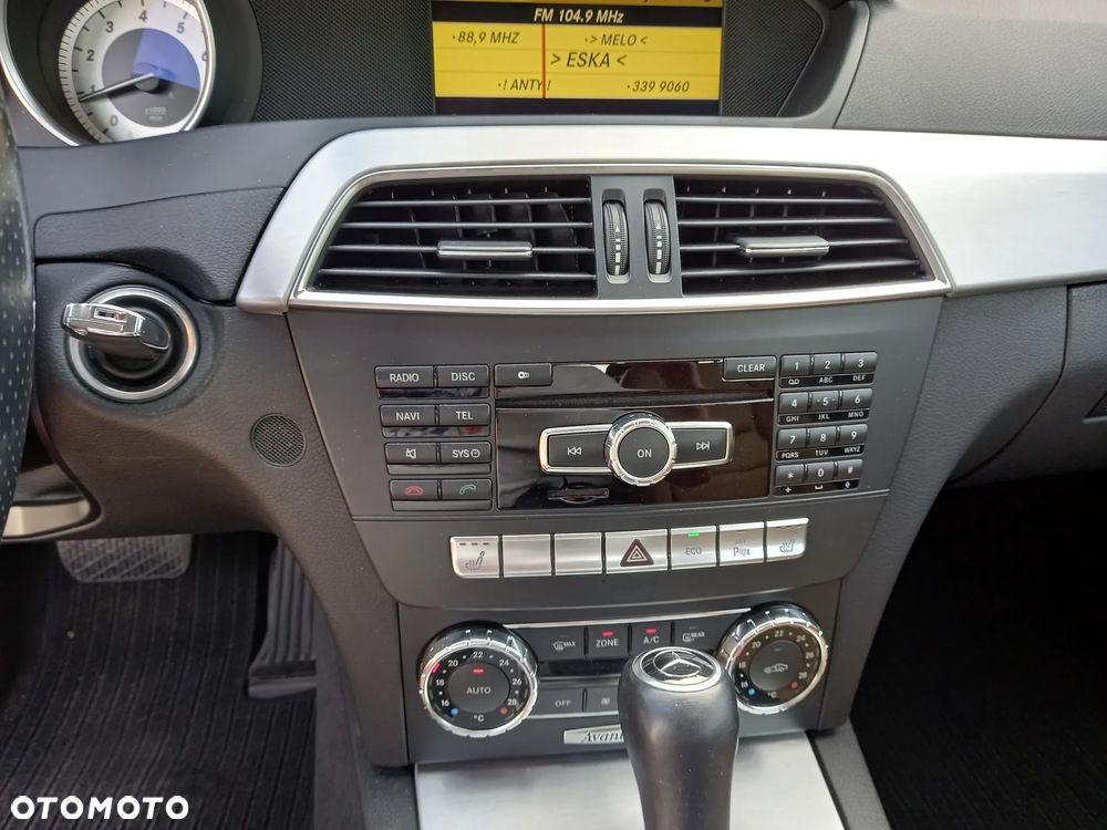 Mercedes-Benz Klasa C 250 CGI Automatik BlueEFFICIENCY Avantgarde - 32