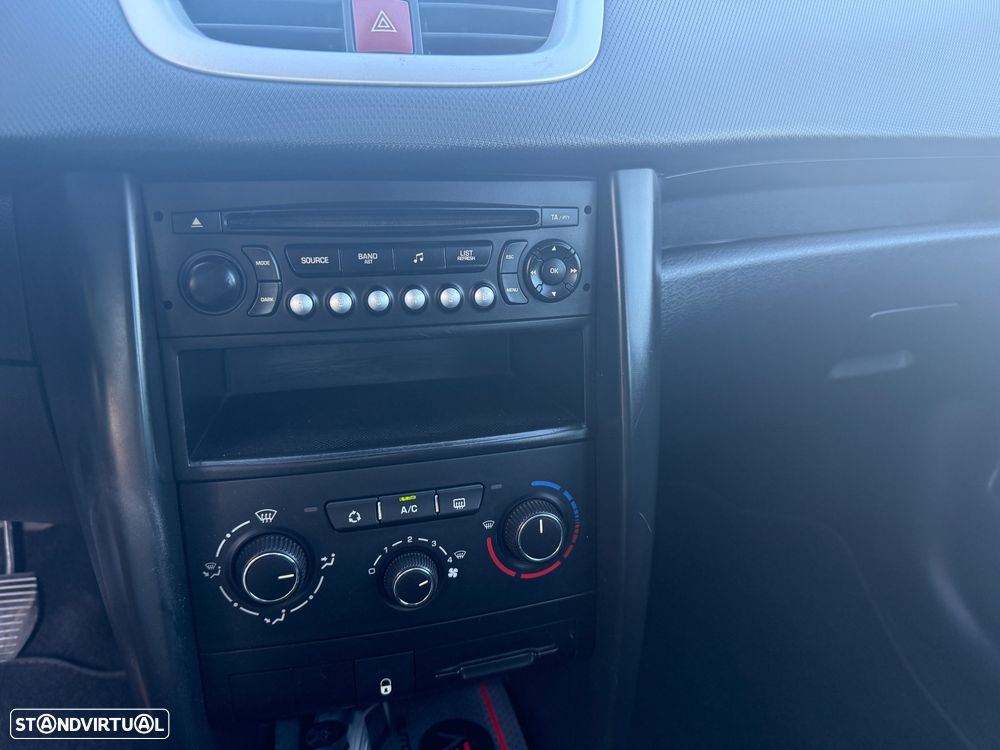 Peugeot 207 SW 1.4 Premium - 12