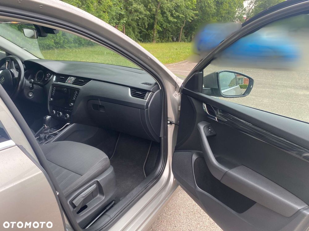 Skoda Octavia 1.6 TDI Ambition DSG - 8