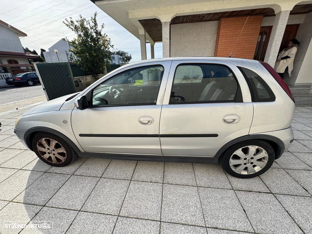 Opel Corsa 1.2 16V Confort - 4