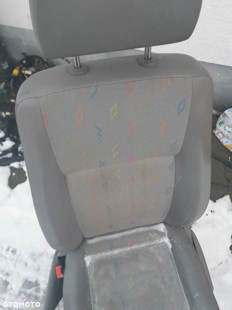 Fotel kierowcy VW T5 - 3