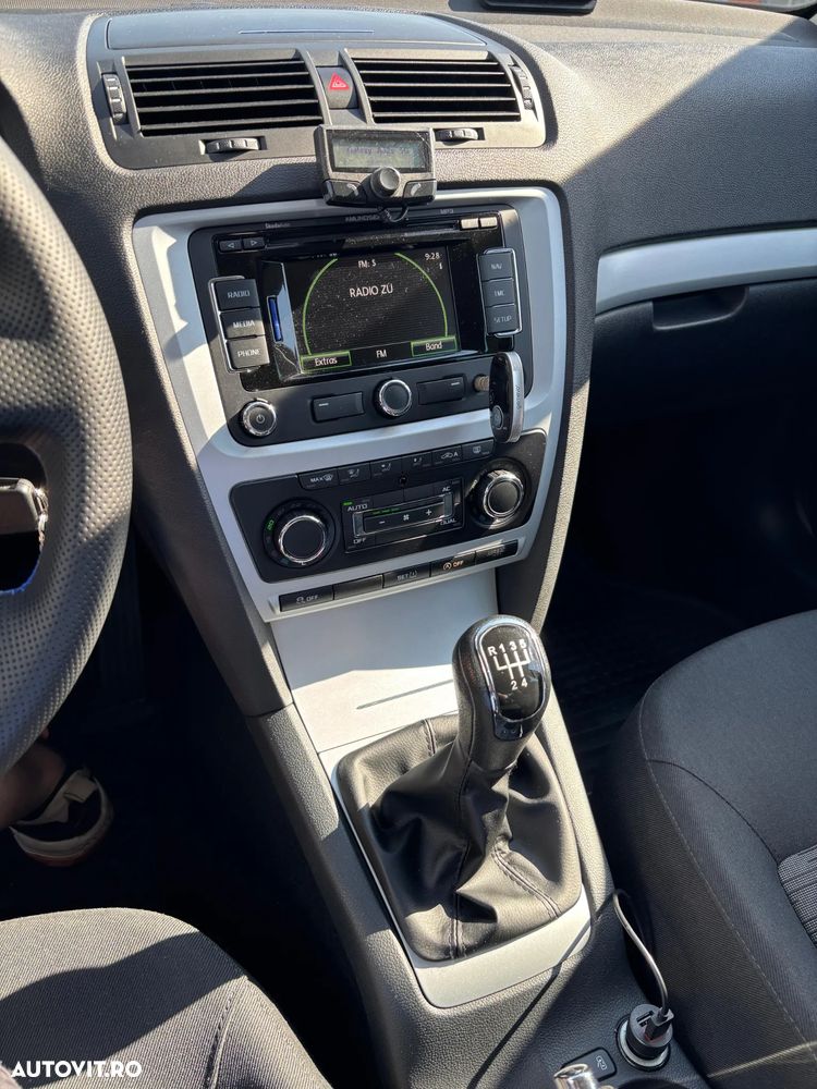 SKODA Octavia 2011 — imagine 13