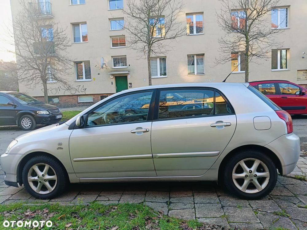 Toyota Corolla 2.0 D-4D Sol - 1