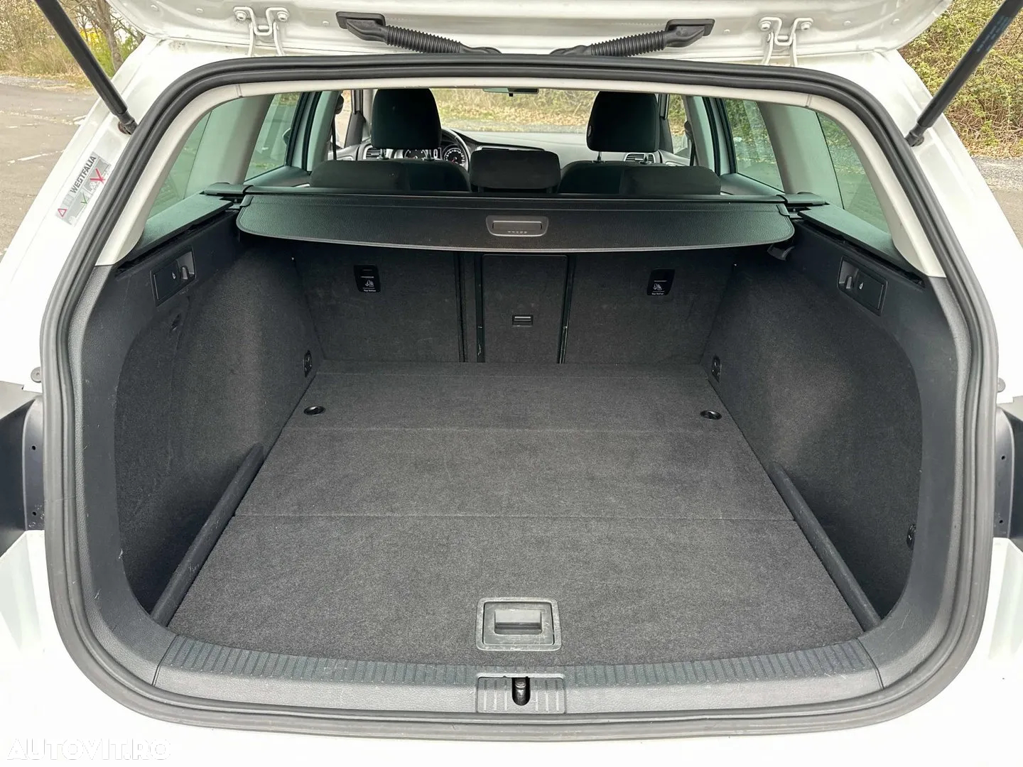 Volkswagen Golf 2.0 TDI BlueMotion Technology Edition - 16