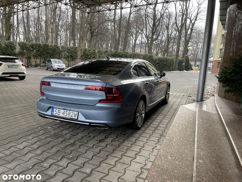 Volvo S90 - 2