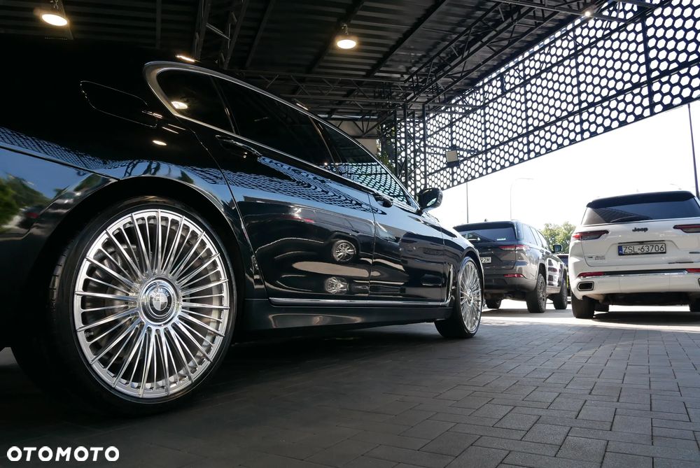 BMW Seria 7 750Li xDrive - 36