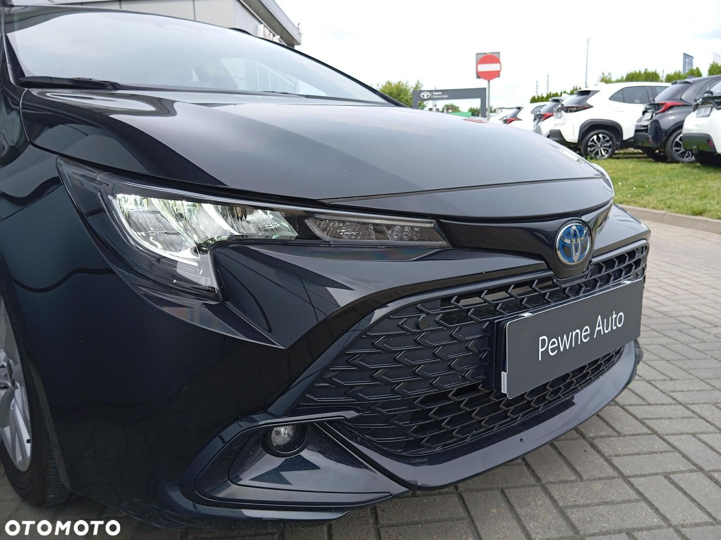 Toyota Corolla - 13