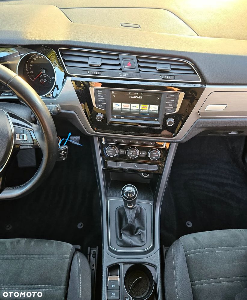 Volkswagen Touran 2.0 TDI SCR Comfortline - 12