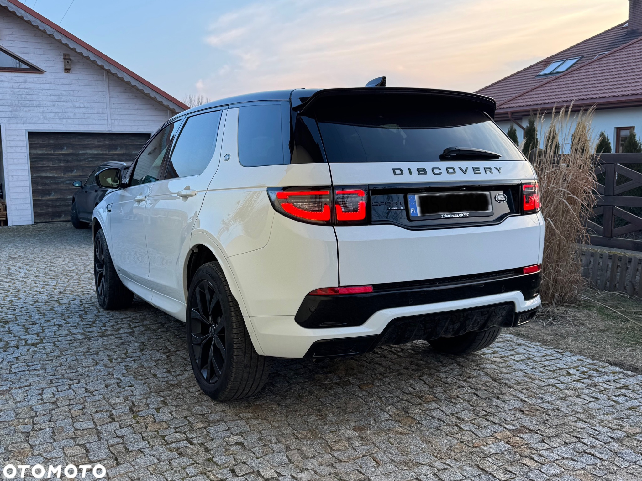Land Rover Discovery Sport 2.0 D180 R-Dynamic HSE - 3