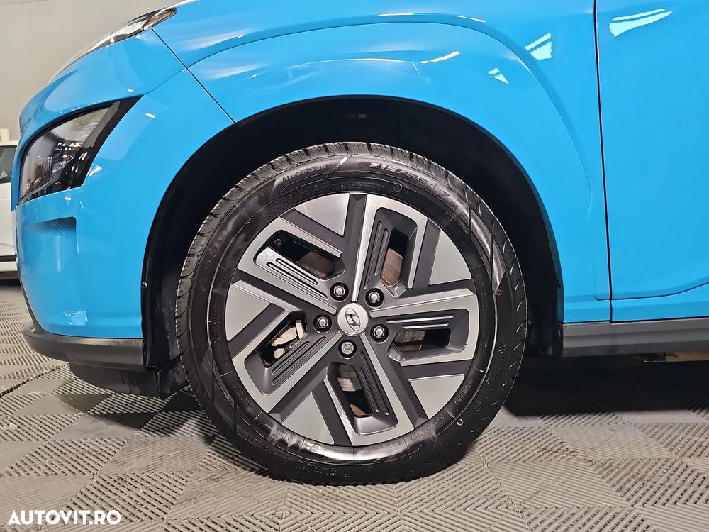 Hyundai KONA - 11