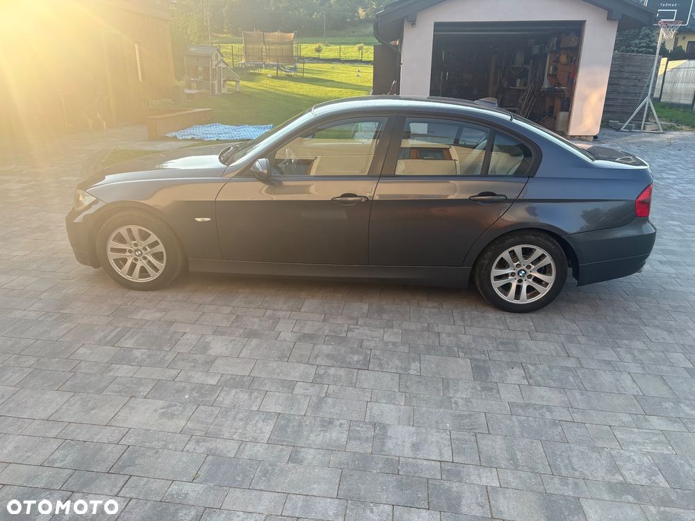 BMW Seria 3 318d - 4