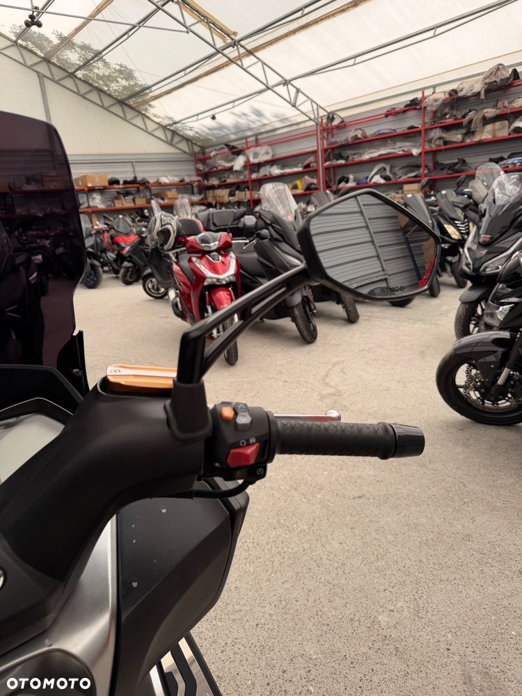 Kymco Downtown - 10
