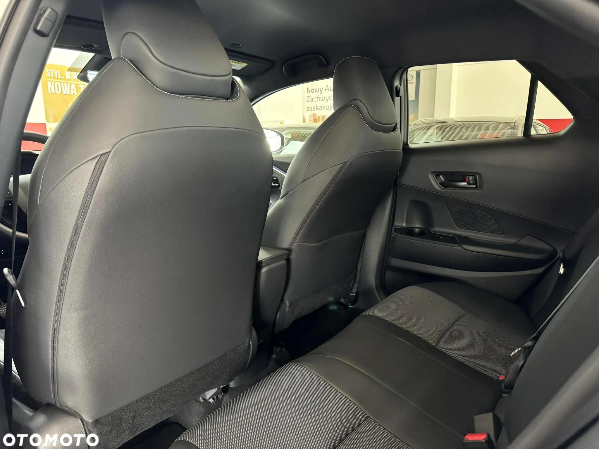 Toyota C-HR 2.0 Hybrid Dynamic Force Executive - 13