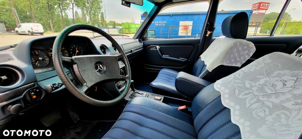 Mercedes-Benz W123 - 19