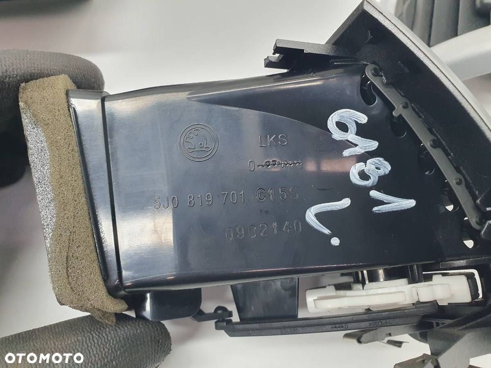 KRATKA KRATKI NAWIEWU DESKI KONSOLI SKODA ROOMSTER FABIA II 5J0820951 - 7