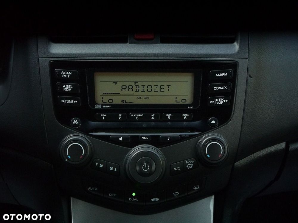 Honda Accord 2.0 Executive - 27