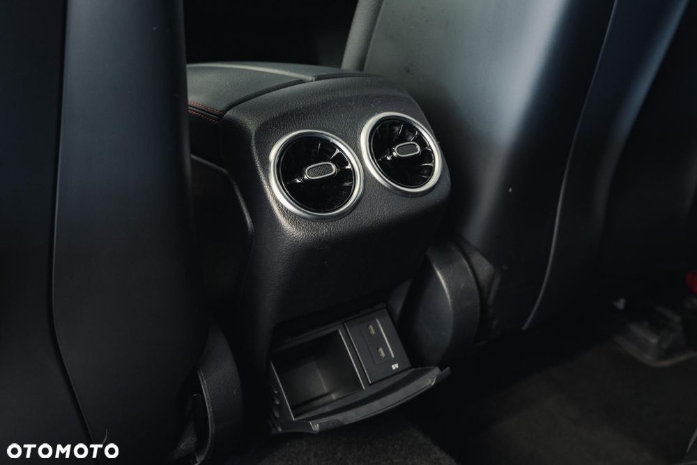 Mercedes-Benz Klasa A 35 AMG 4-Matic 7G-DCT - 37