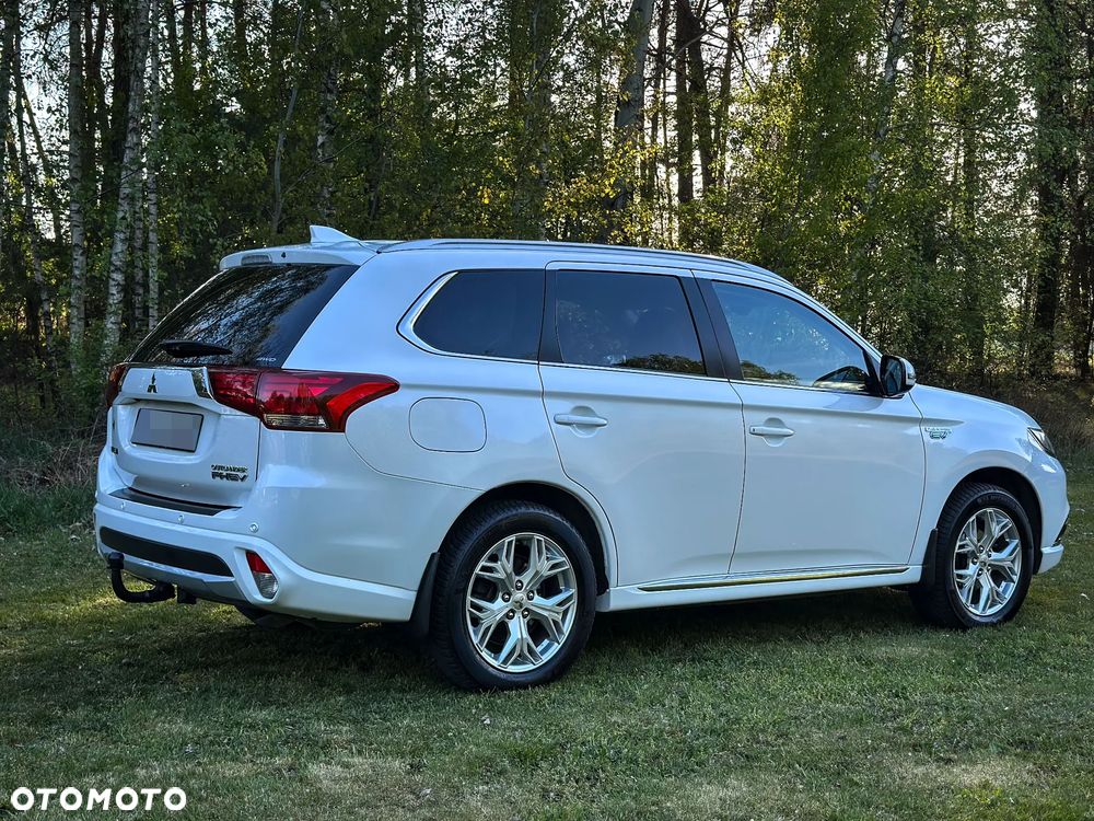 Mitsubishi Outlander Intense + - 11