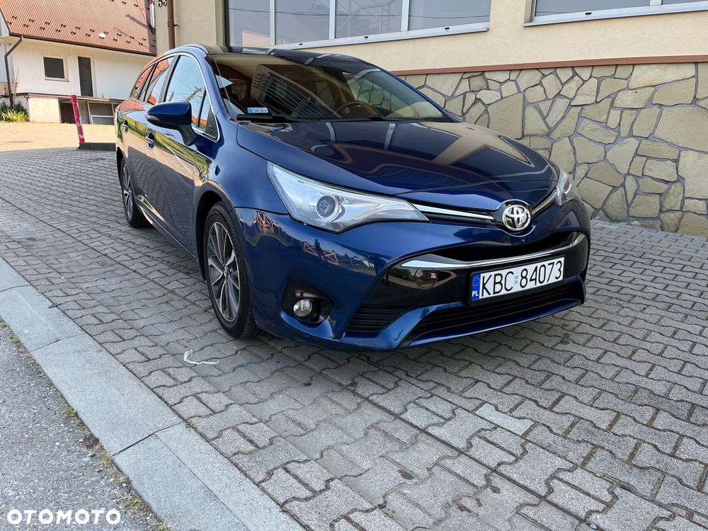Toyota Avensis 2.0 D-4D Prestige - 2