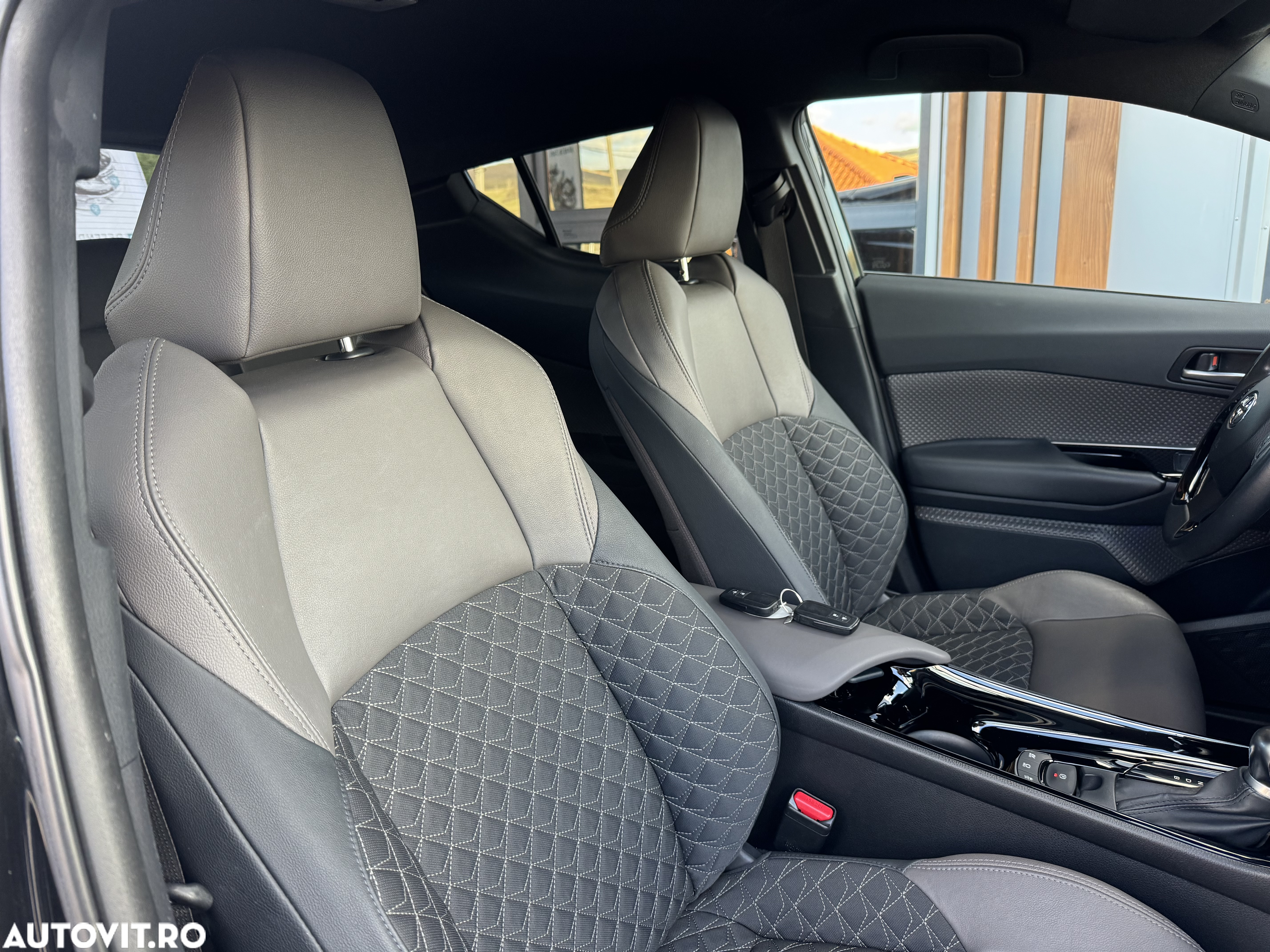 Toyota C-HR 1.8 HSD 122 CP 4x2 CVT Style - 27