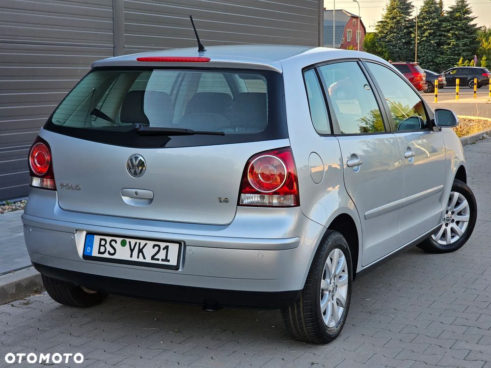 Volkswagen Polo 1.4 Highline - 34