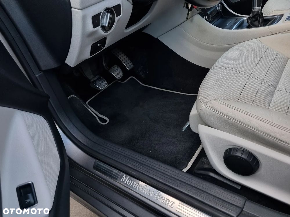 Mercedes-Benz CLA - 10