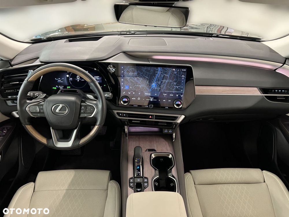 Lexus RX 450h+ Omotenashi - 14