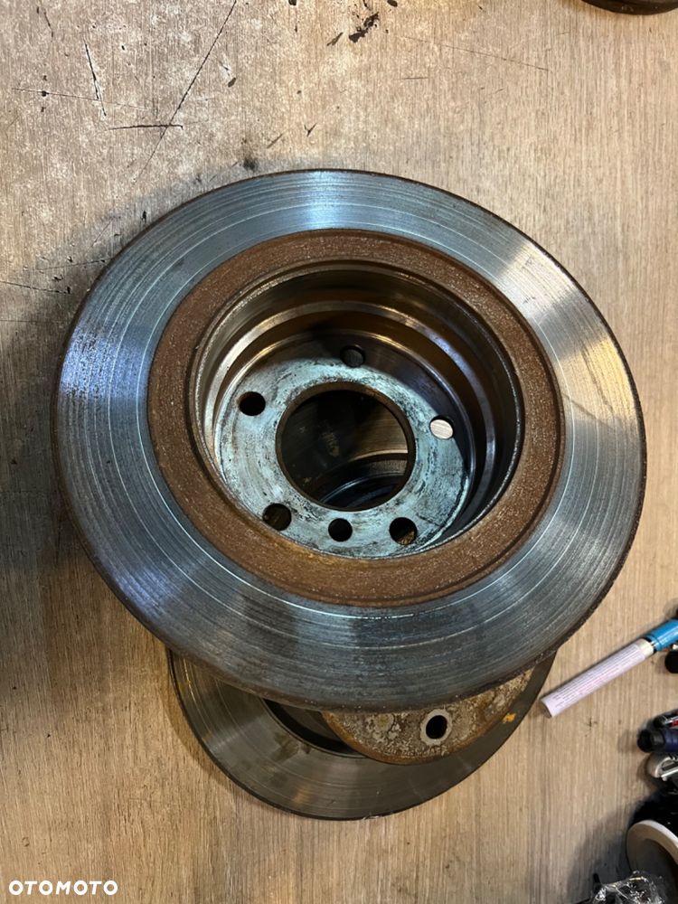 Tarcze hamulcowe tył tylne  e90 e91 e87 niewentylowane 295mm - 2