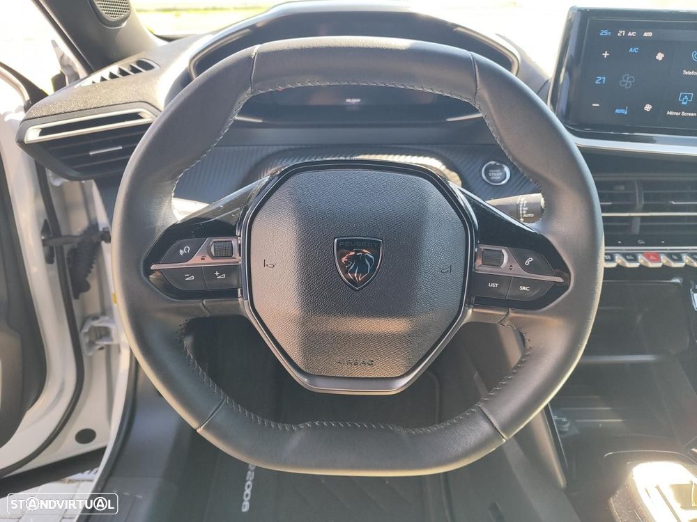 Peugeot e-2008 54 kWh Allure - 8