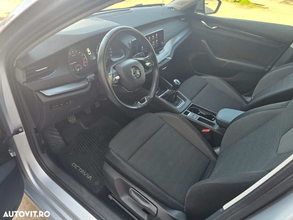 Skoda Octavia 2.0 TDI Ambition - 11