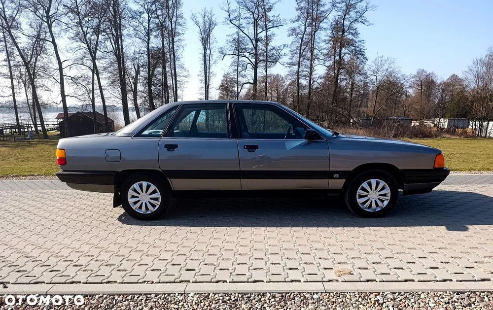 Audi 100 2.0 E - 2
