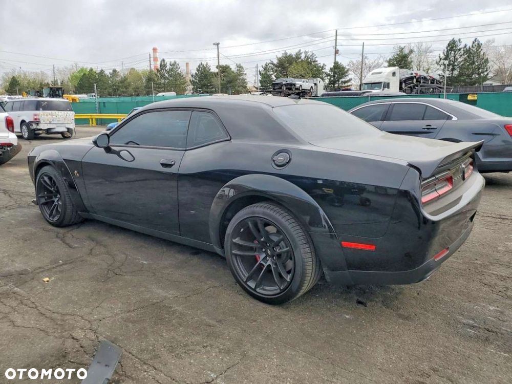 Dodge Challenger - 2