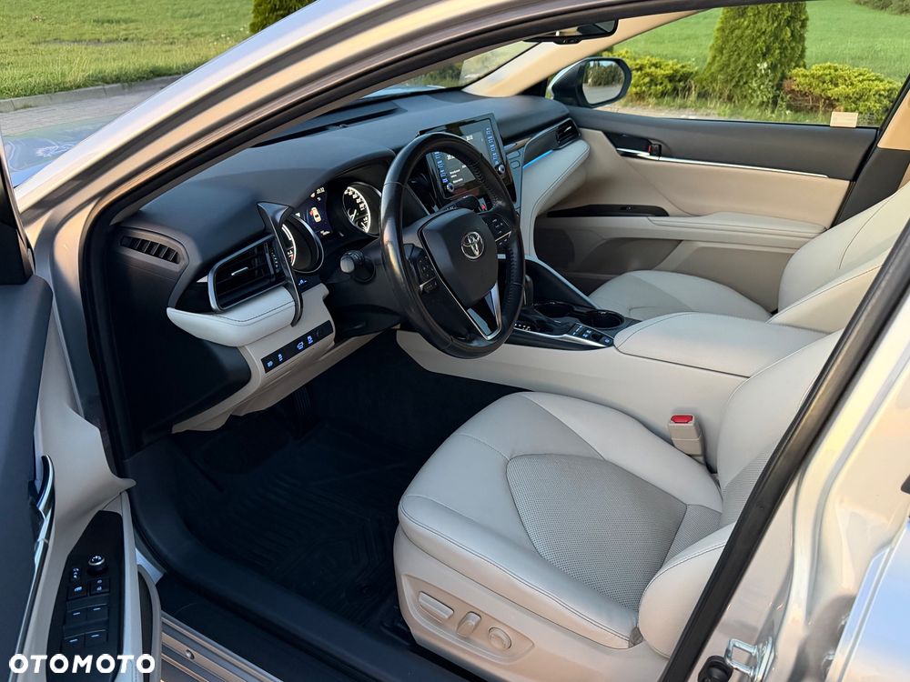Toyota Camry 2.5 Hybrid Prestige CVT - 6