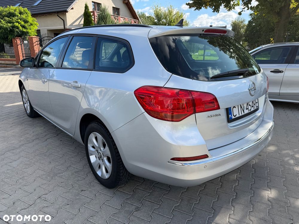 Opel Astra 2014 photo 3