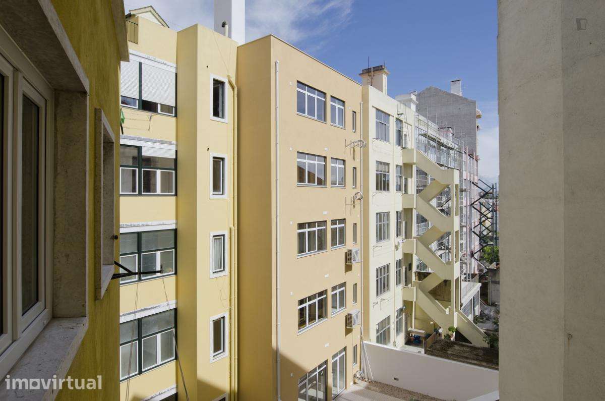 Quarto - localizado em Arroios Lisbon - Grande imagem: 3/17
