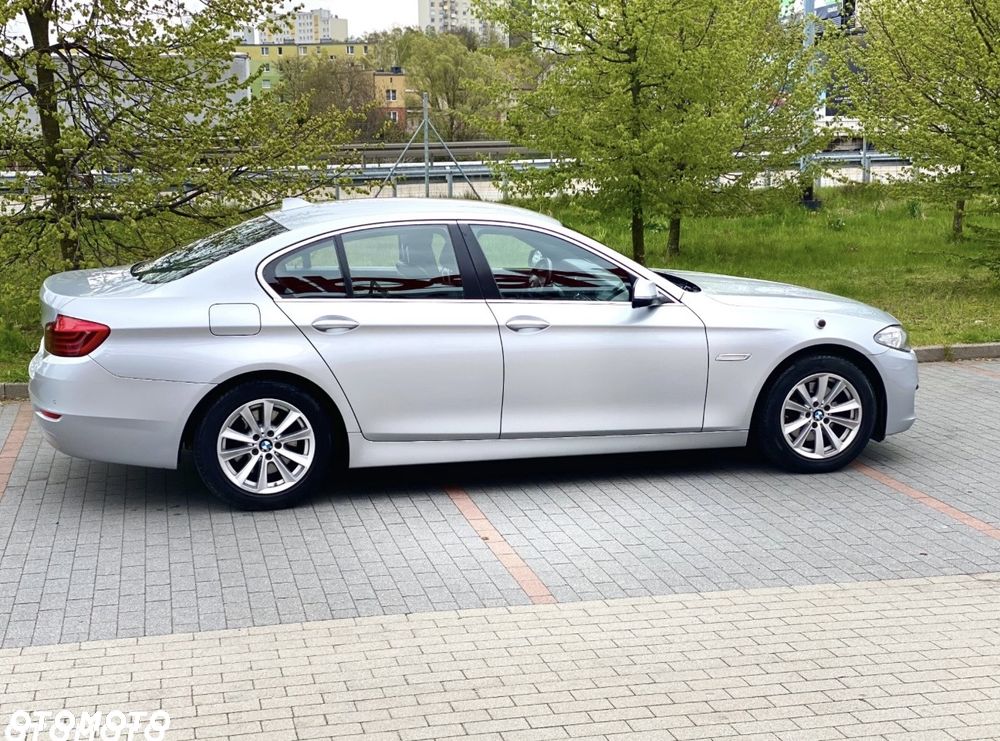 BMW Seria 5 520d xDrive - 9