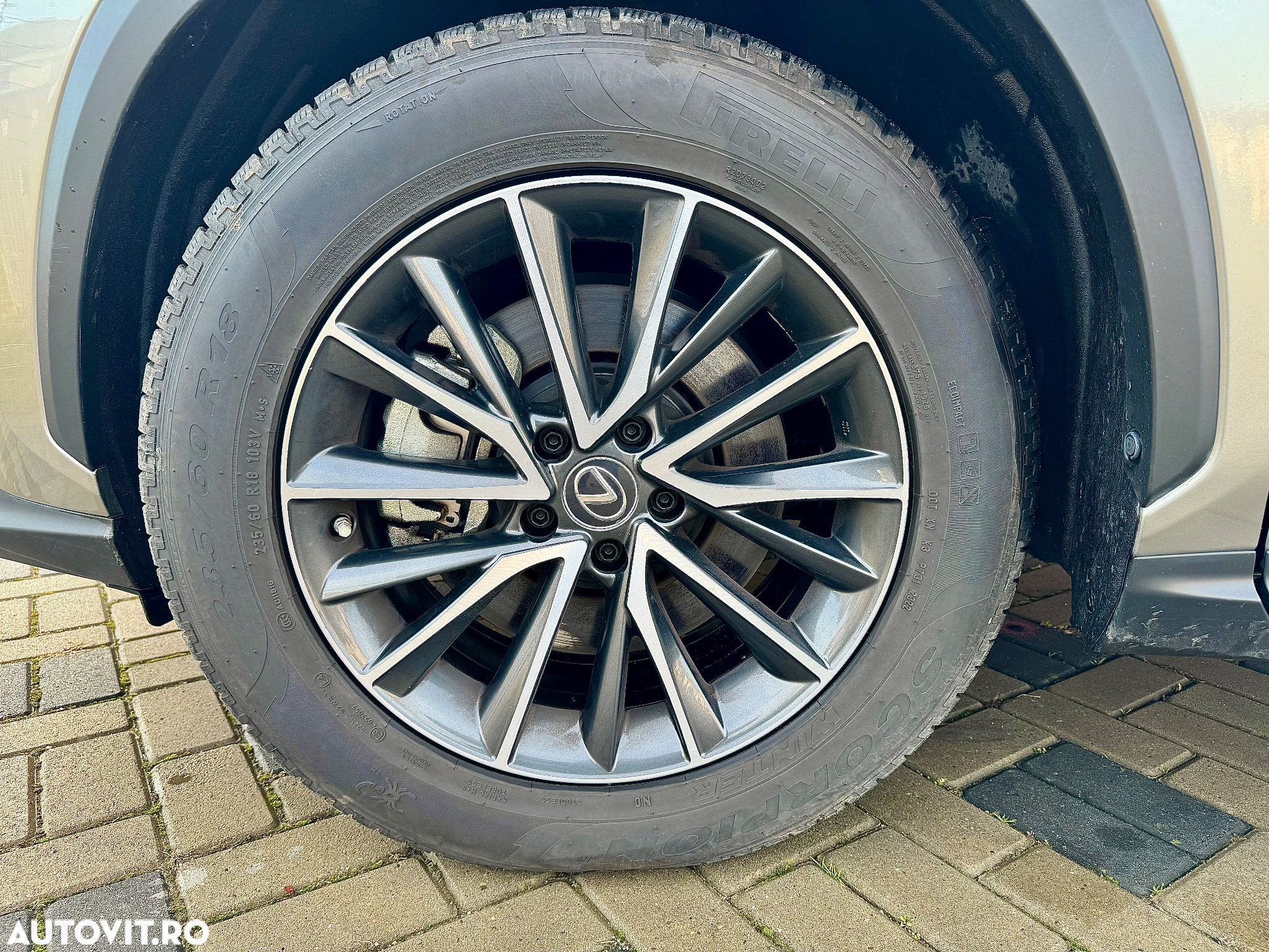 Lexus Seria NX 450h+ AWD CVT PHEV Executive - 30