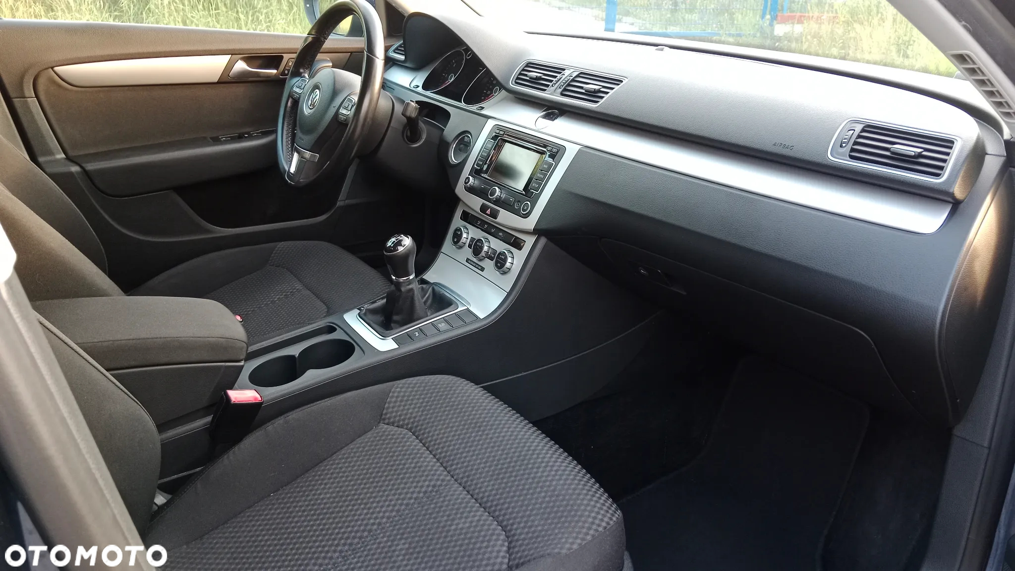 Volkswagen Passat 1.6 TDI Comfortline - 10