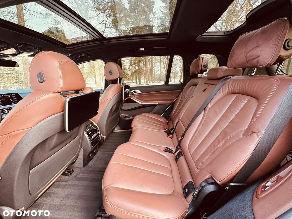 BMW X7 xDrive40i - 11
