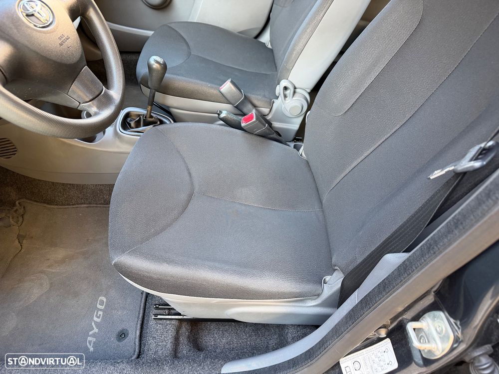 Toyota Aygo 1.0 - 21