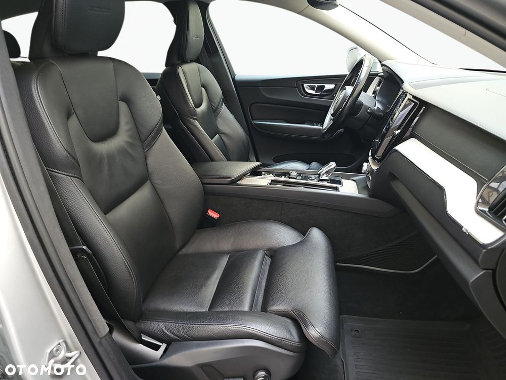 Volvo XC 60 D5 AWD Inscription - 17