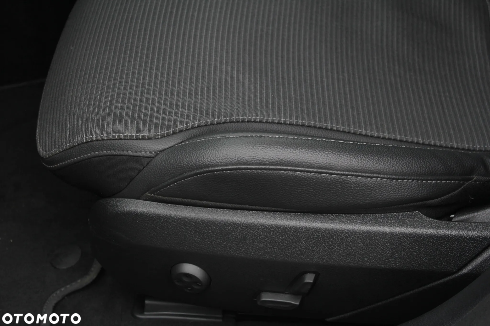 Mercedes-Benz Klasa C 220 d T 9G-TRONIC - 20