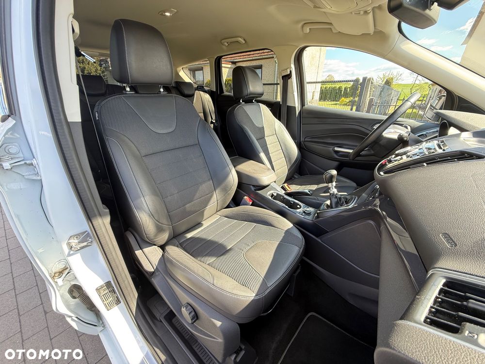 Ford Kuga 1.6 EcoBoost 2x4 Titanium - 20